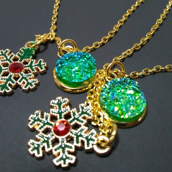 Magnificent Green Snowflake Red Stone Necklace - Picture 3 of 5